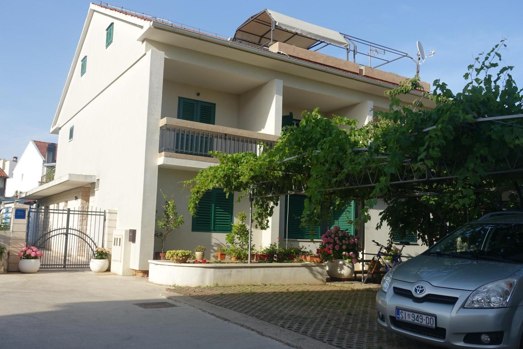 Apartment Tonka Vodice Exterior foto